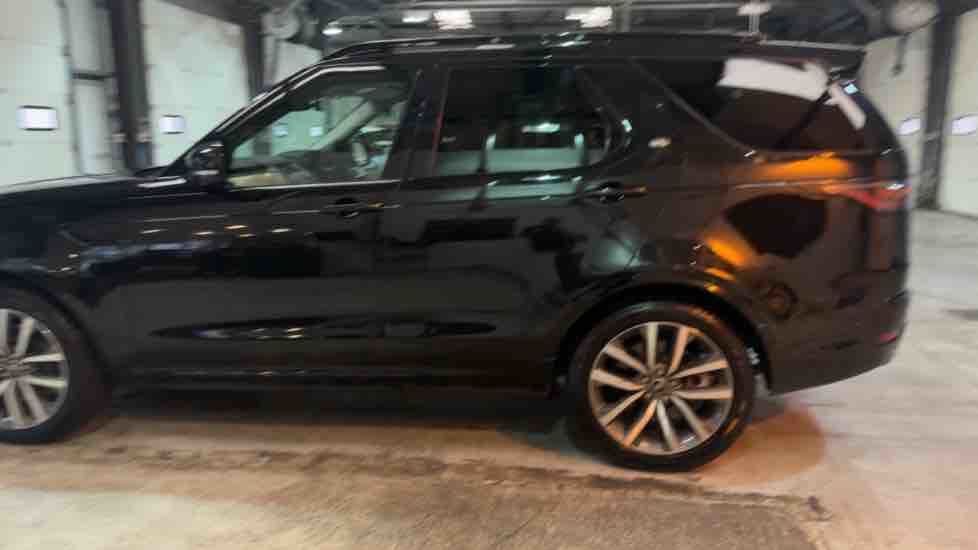 More views of Land Rover Discovery