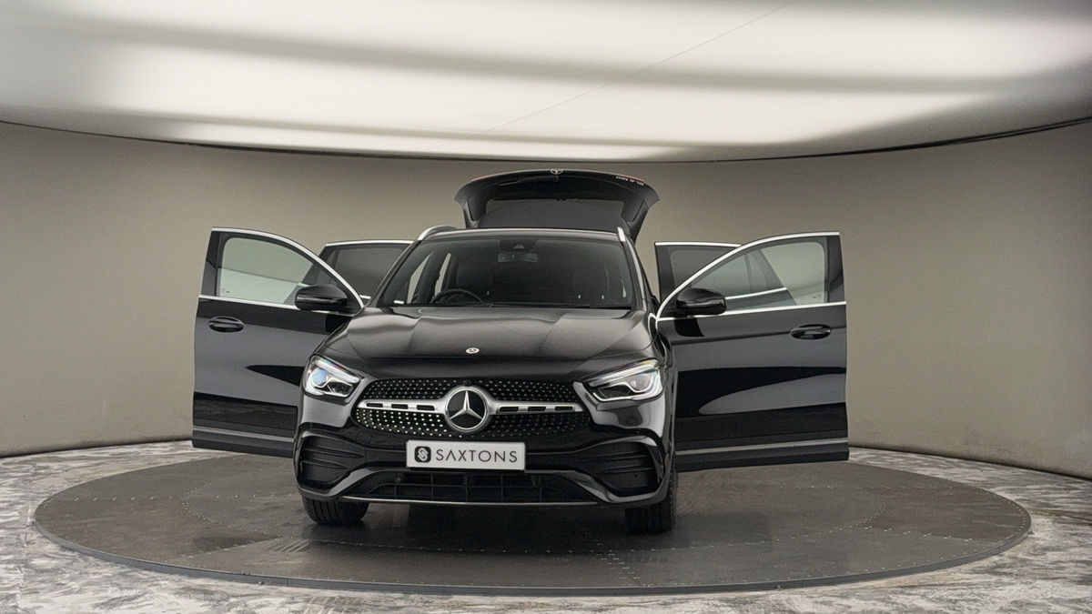 Mercedes-Benz GLA Image 9