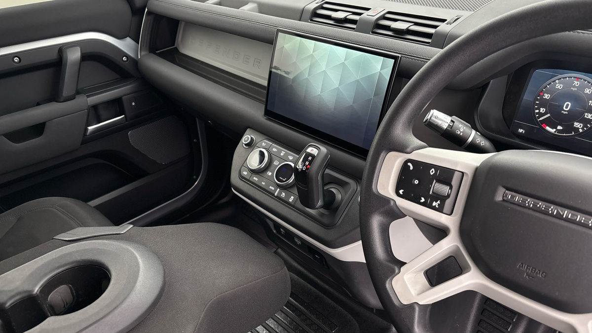 Land Rover Defender 90 Urban Image 18