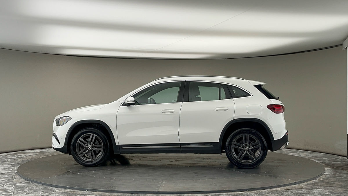 More views of Mercedes-Benz GLA