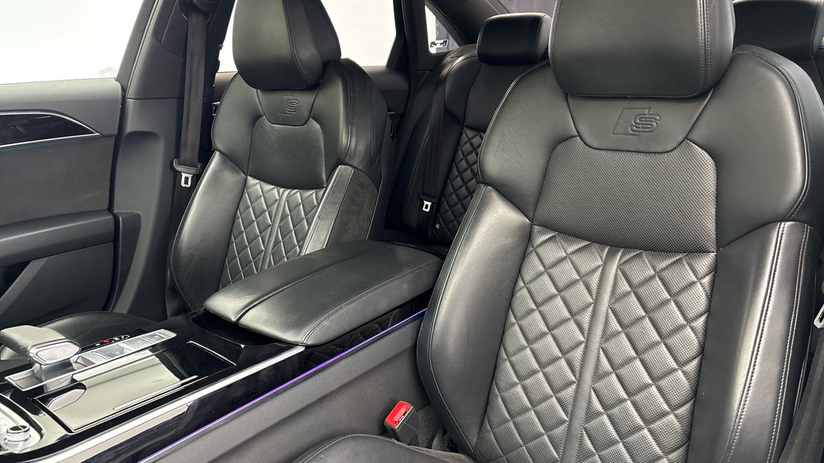 Audi A8 Image 13