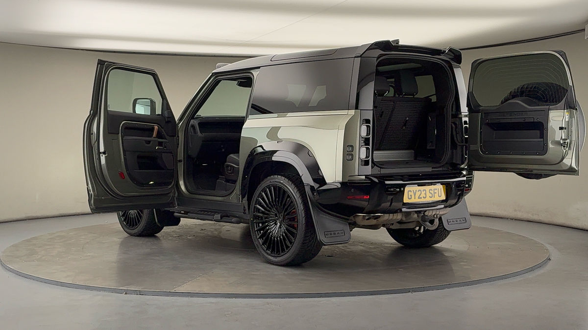 More views of Land Rover Defender 90