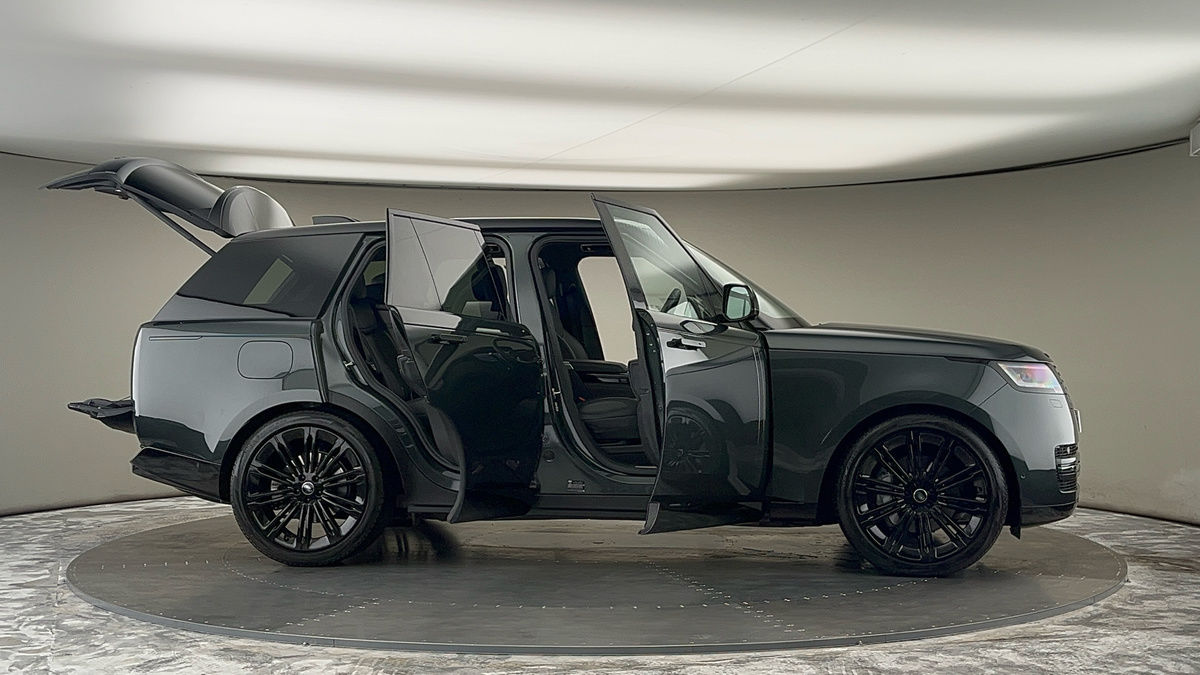 More views of Land Rover Range Rover