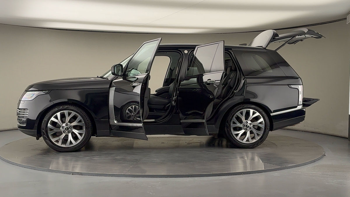 More views of Land Rover Range Rover