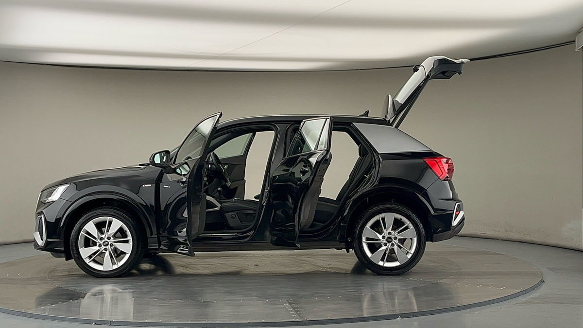 More views of Audi Q2