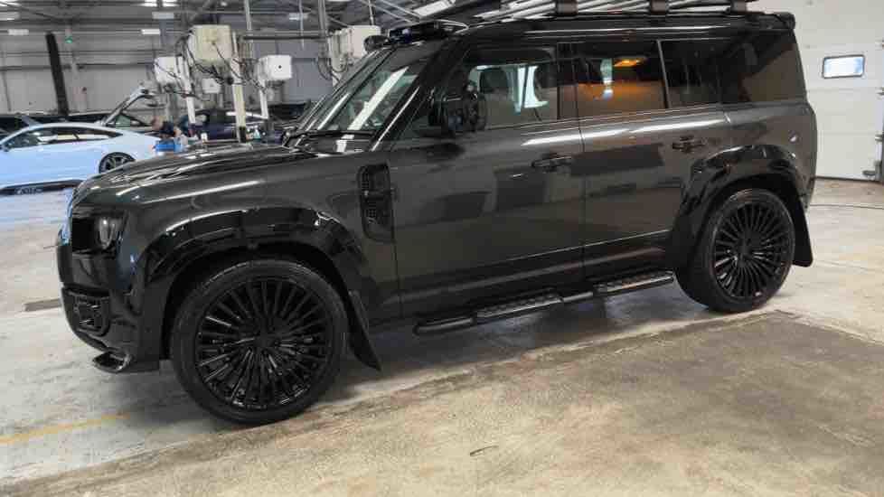 More views of Land Rover Defender 110