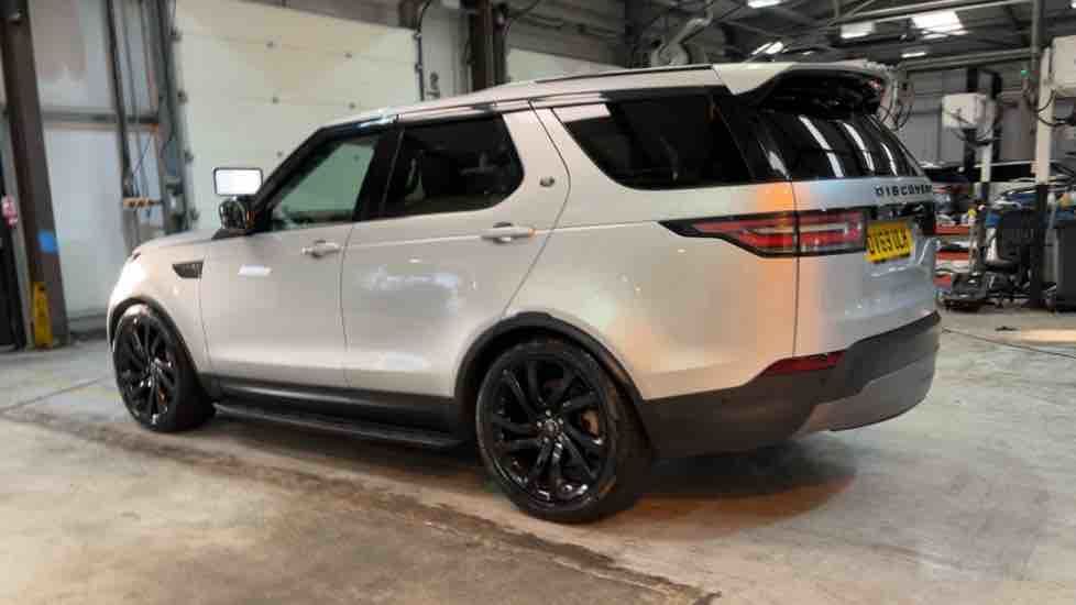More views of Land Rover Discovery