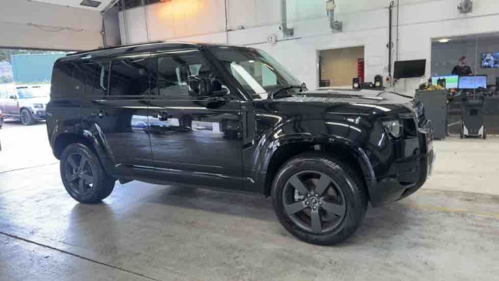 More views of Land Rover Defender 110