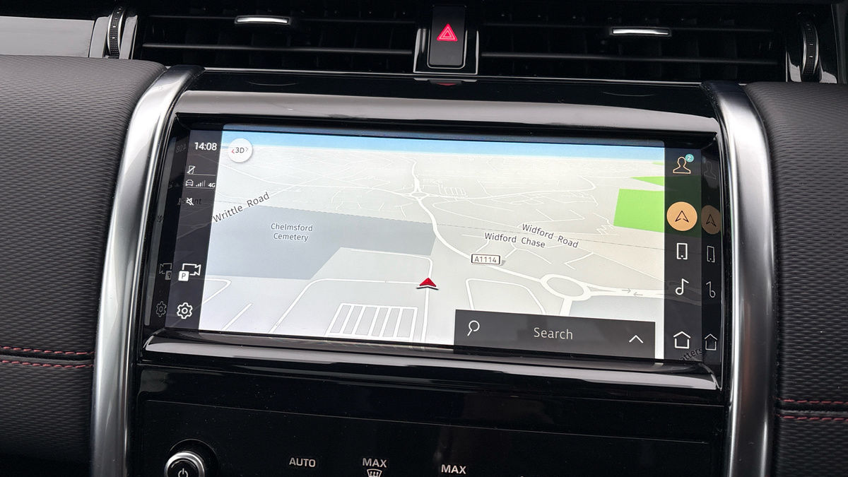 Land Rover Discovery Sport Image 17