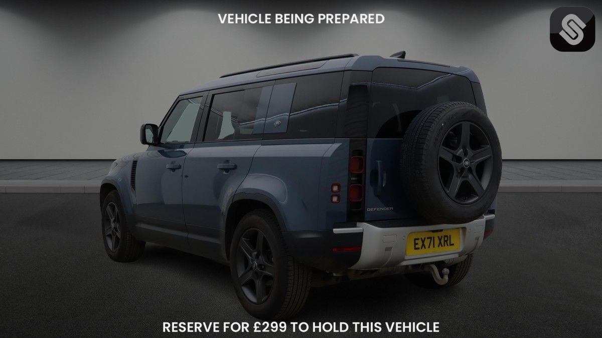 Land Rover Defender 110 Image 3