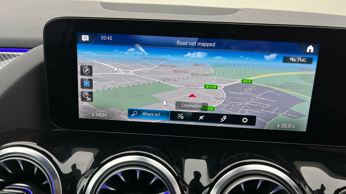 Mercedes-Benz GLA Image 17