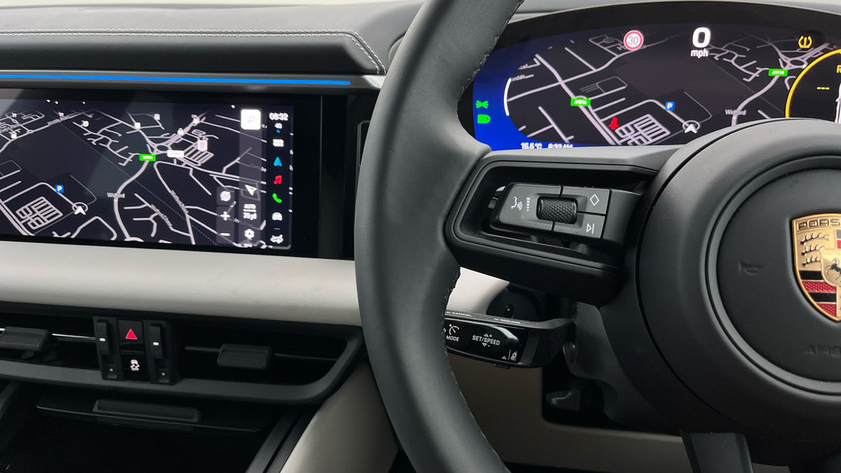 Porsche Macan Image 13