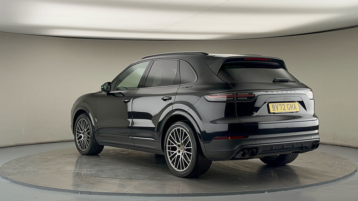 Porsche Cayenne Image 2