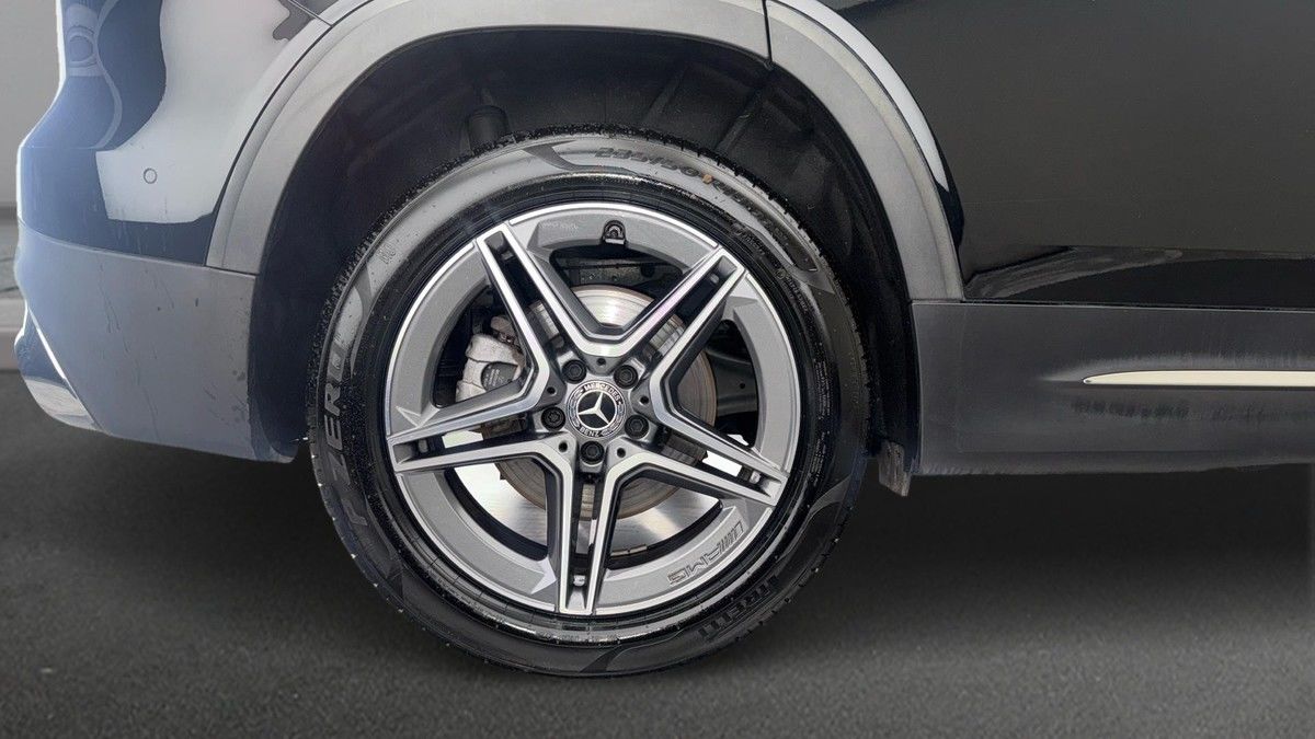 Mercedes-Benz GLB Image 10