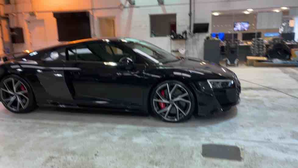 More views of Audi R8