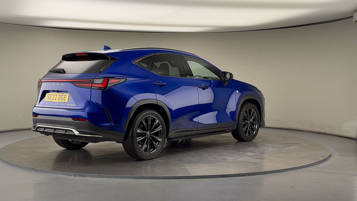 Lexus NX Image 21