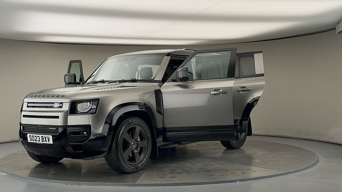 More views of Land Rover Defender 110