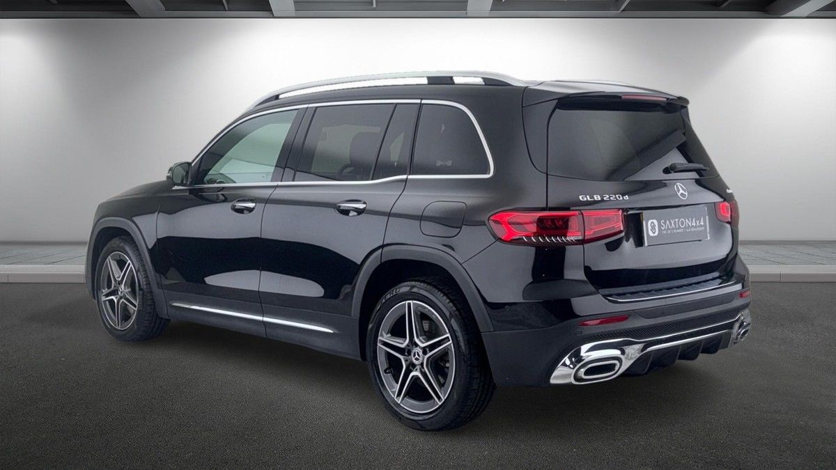 Mercedes-Benz GLB Image 2