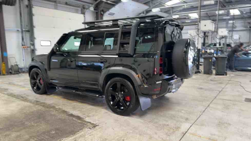 More views of Land Rover Defender 110