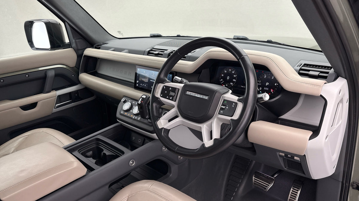 Land Rover Defender 90 Image 5