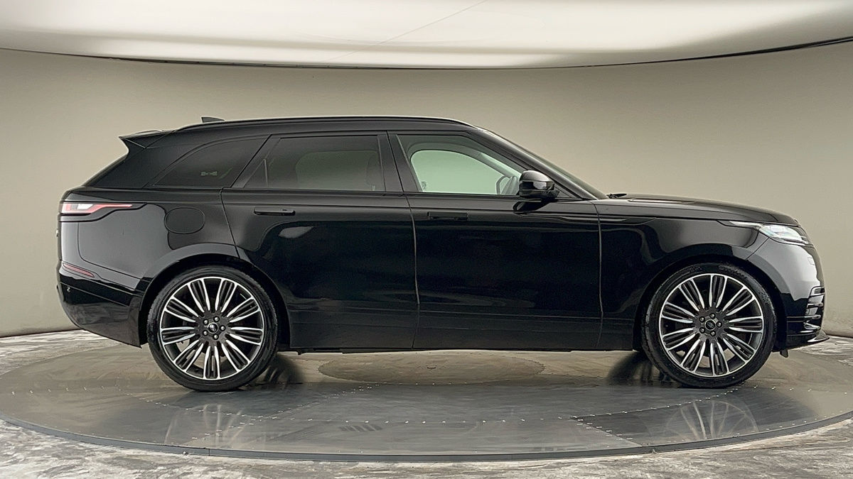 Land Rover Range Rover Velar Image 16