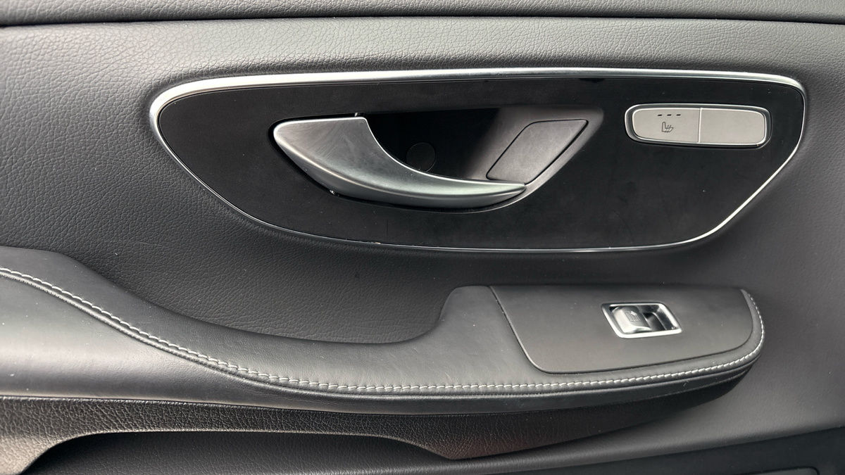 Mercedes-Benz V Class Image 19