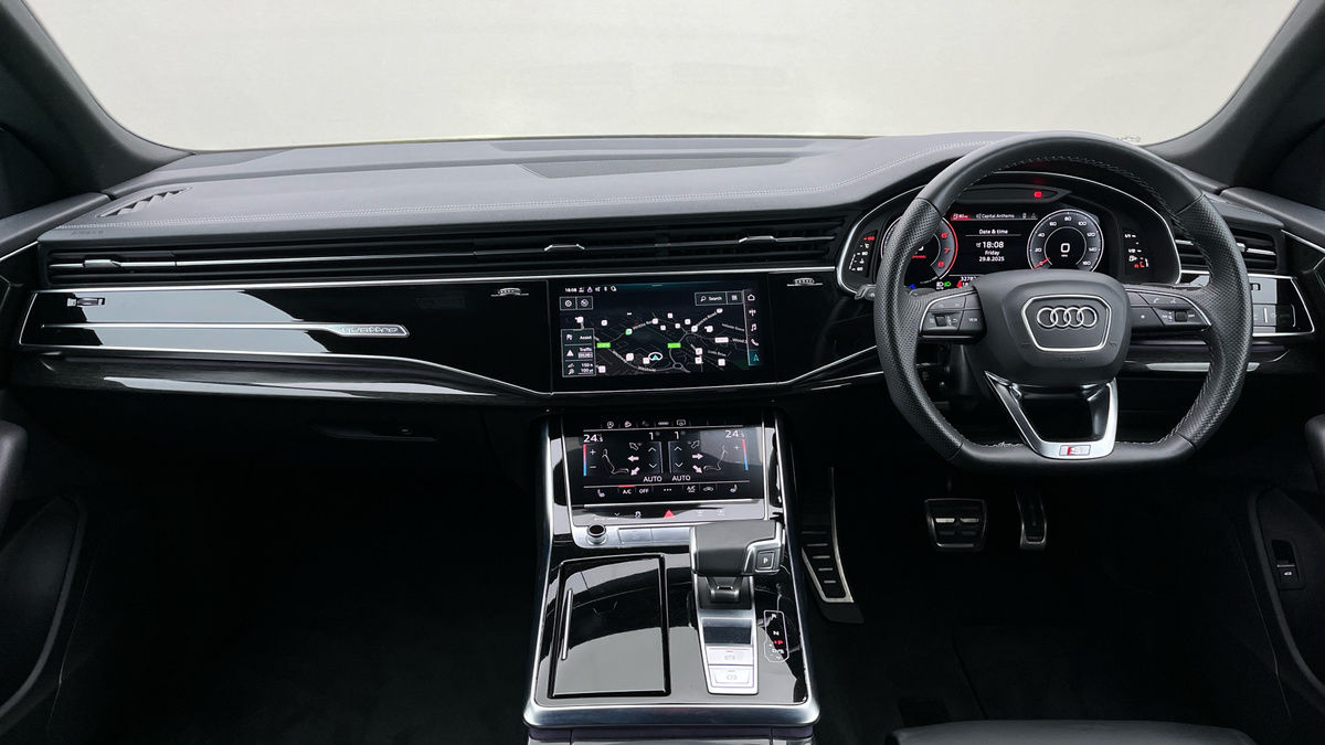 Audi Q8 Image 12