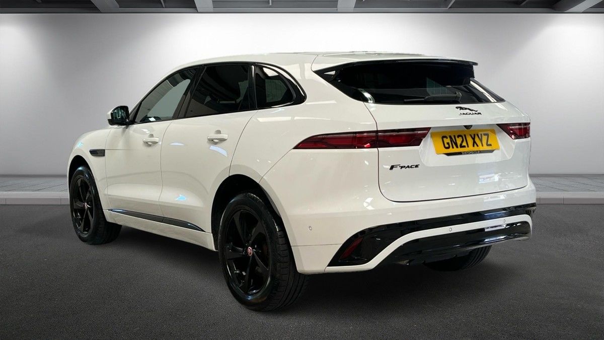 Jaguar F-PACE Image 2