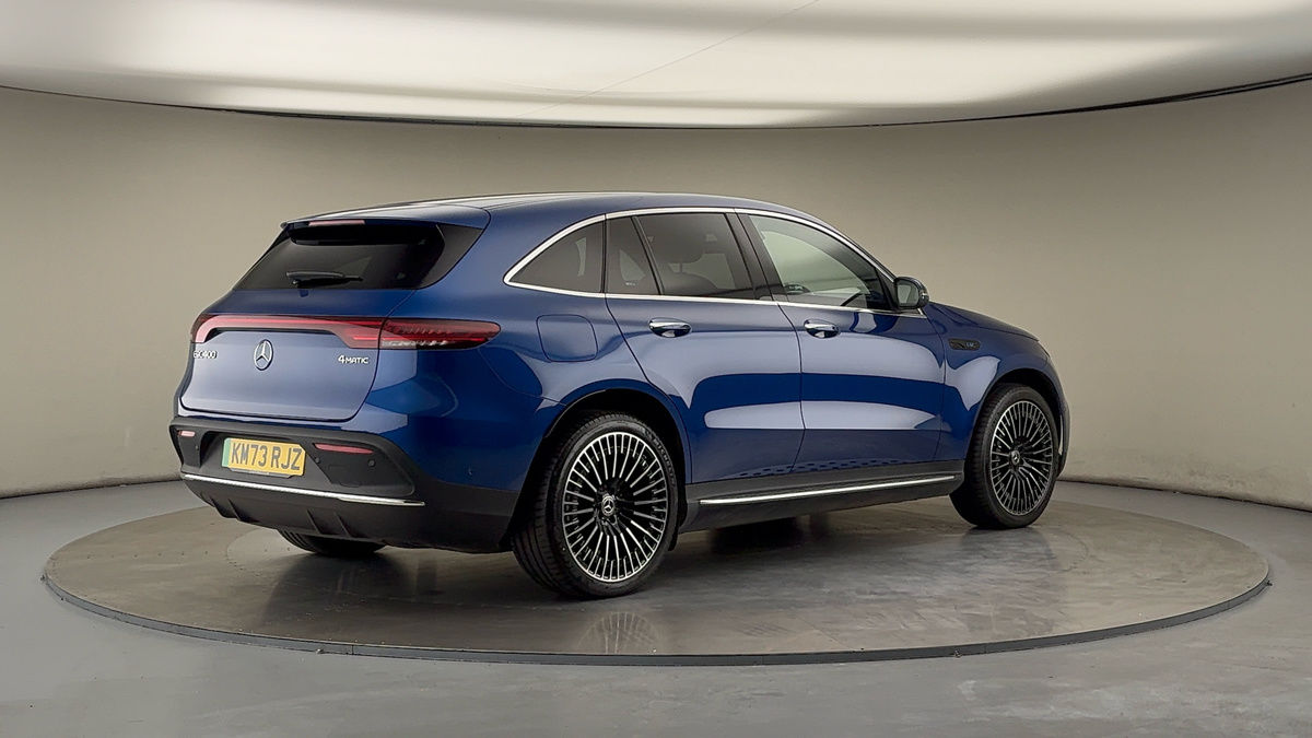 Mercedes-Benz EQC Image 21