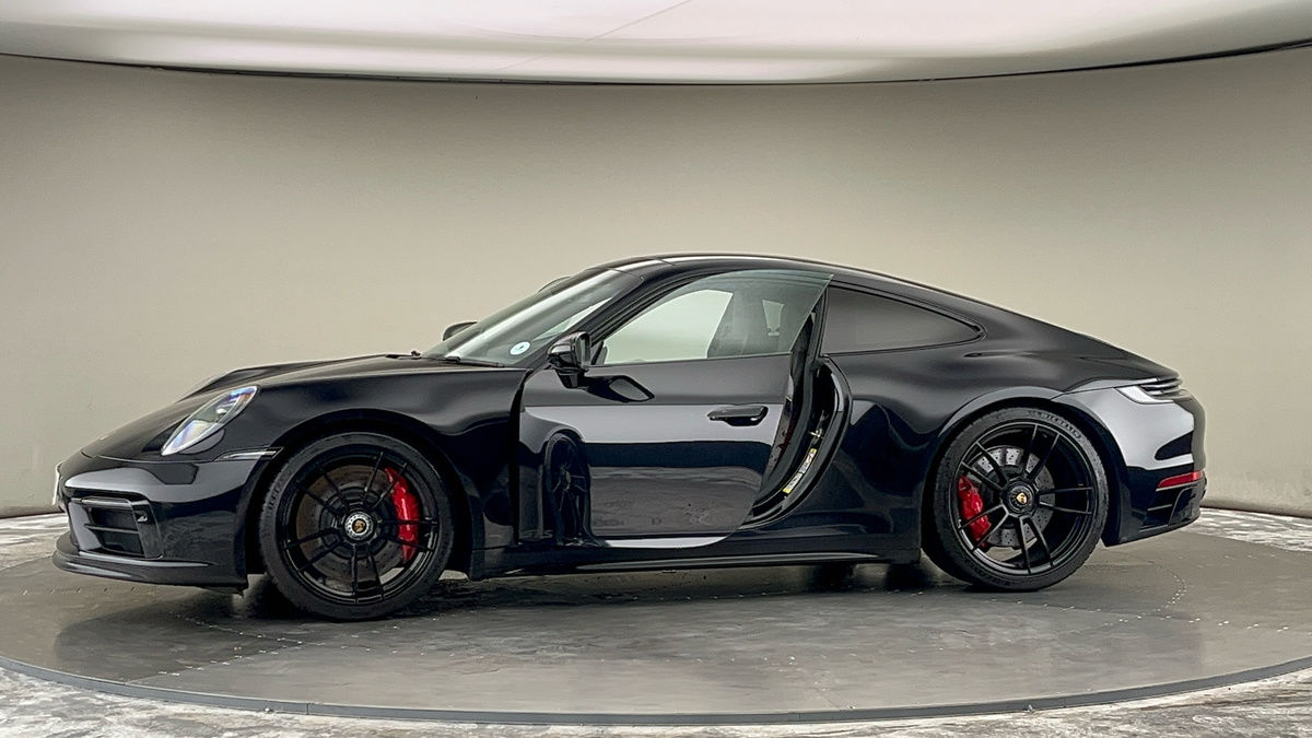More views of Porsche 911