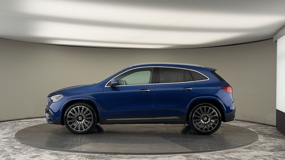 More views of Mercedes-Benz GLA