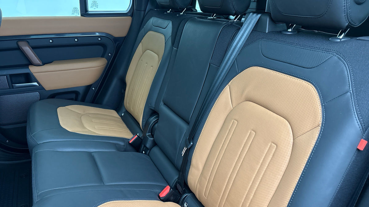 Land Rover Defender 110 Urban Image 8