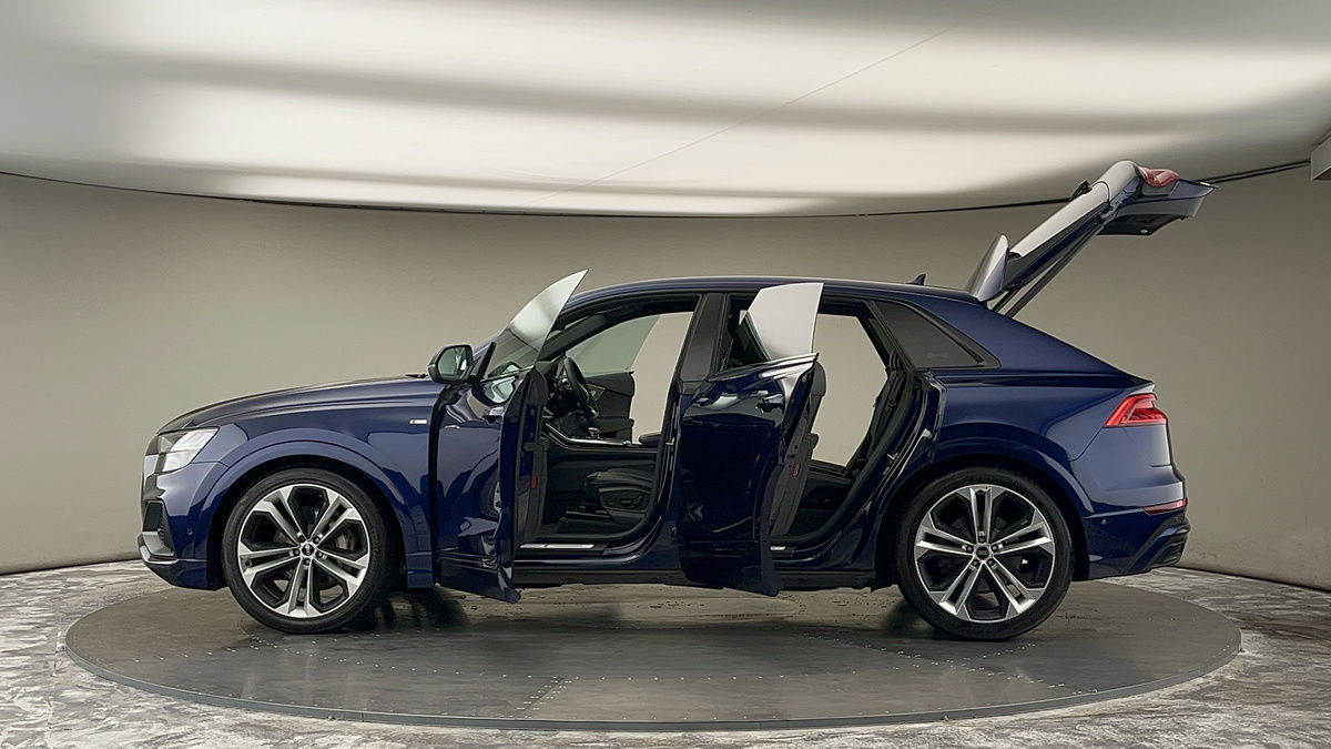 More views of Audi Q8