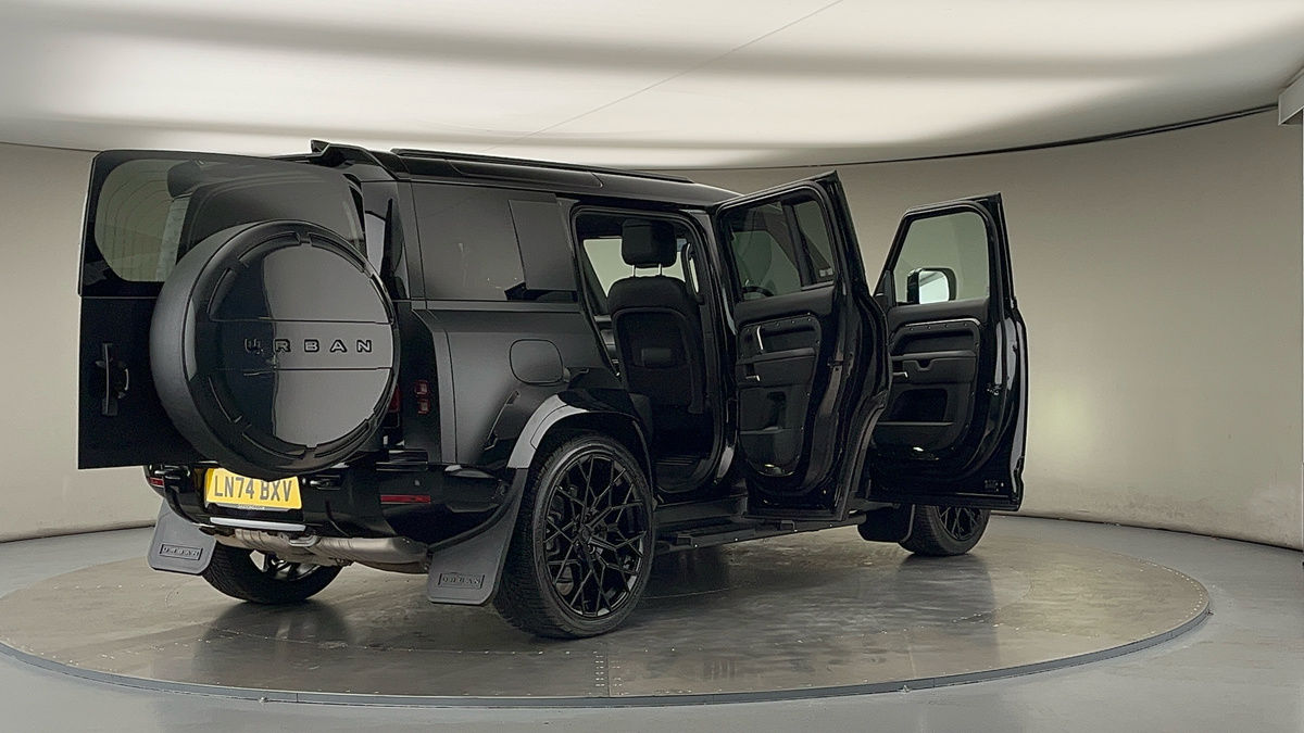 More views of Land Rover Defender 110