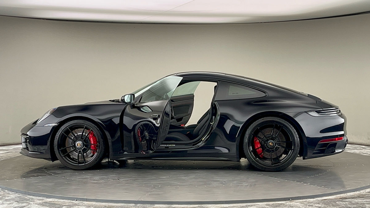 More views of Porsche 911