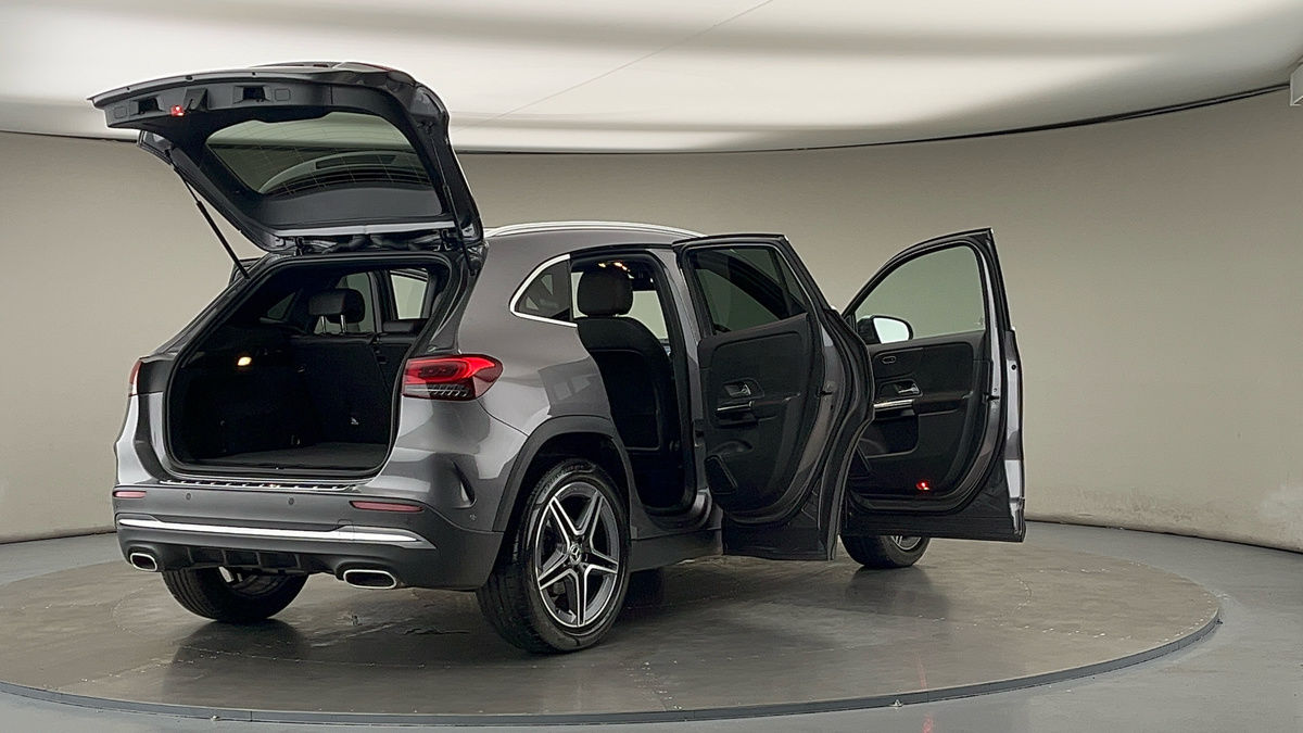 More views of Mercedes-Benz GLA