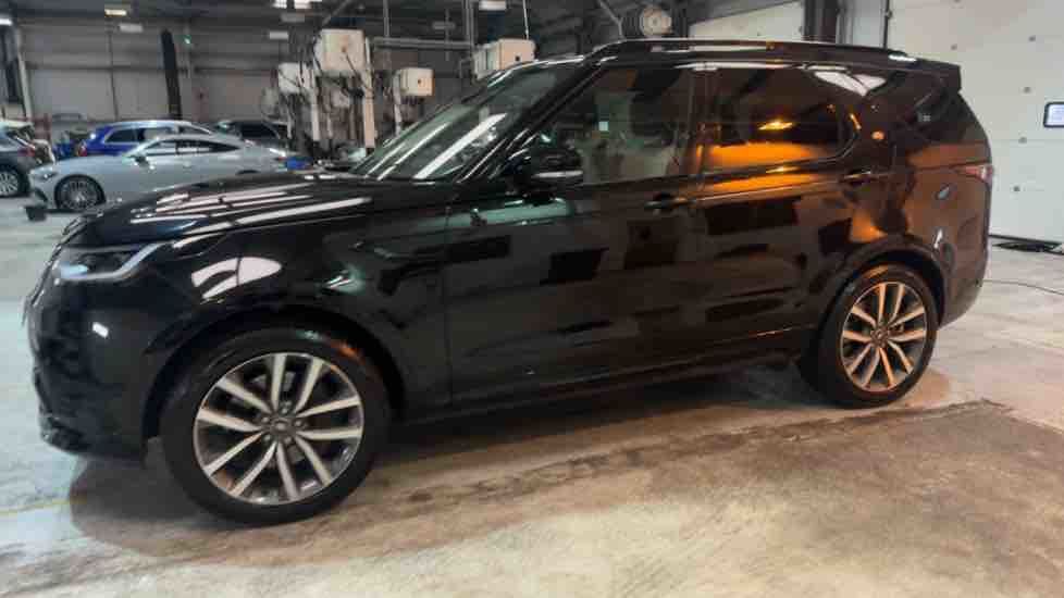 More views of Land Rover Discovery