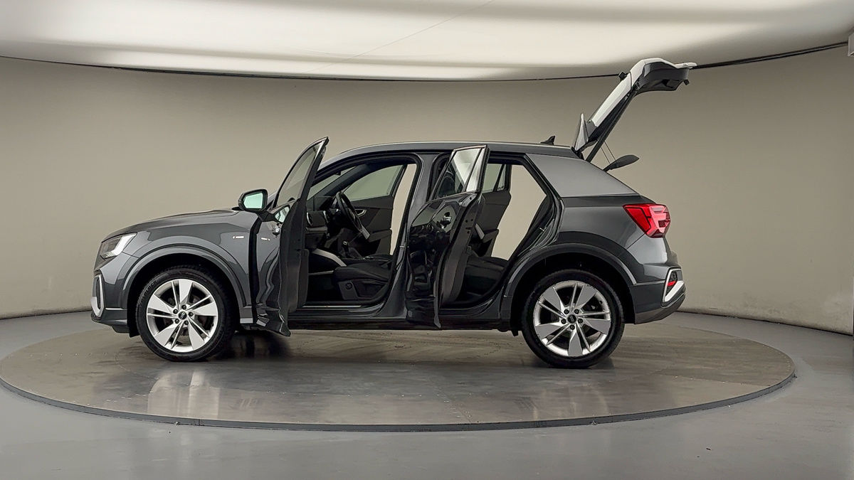 More views of Audi Q2