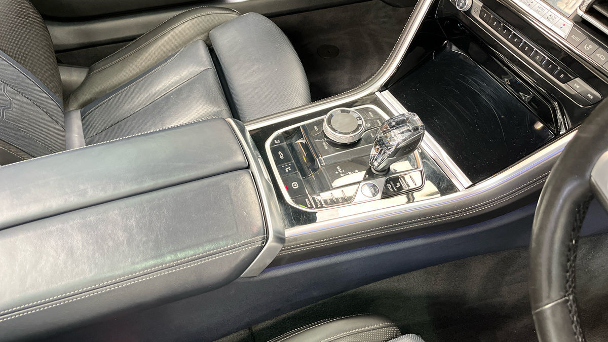 BMW 8 Series Image 18