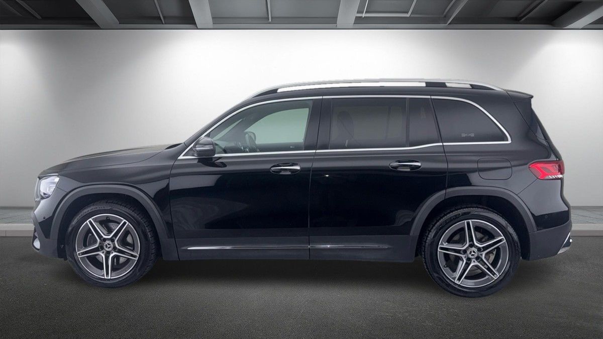 Mercedes-Benz GLB Image 15