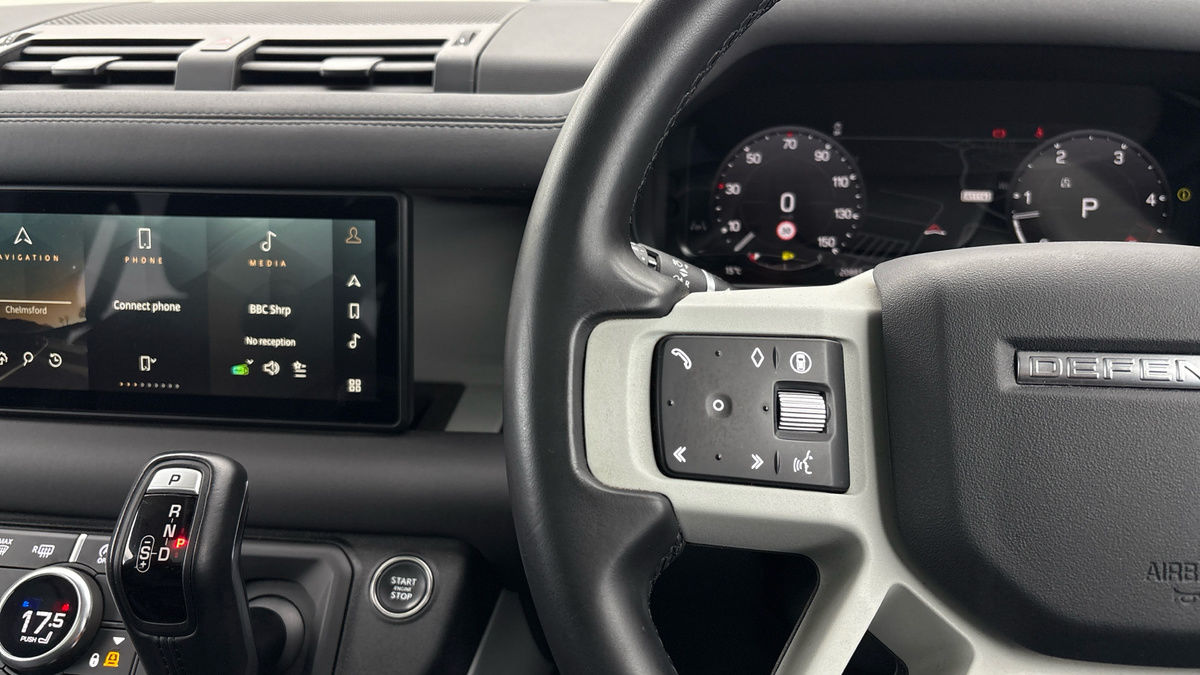 Land Rover Defender 110 Image 13