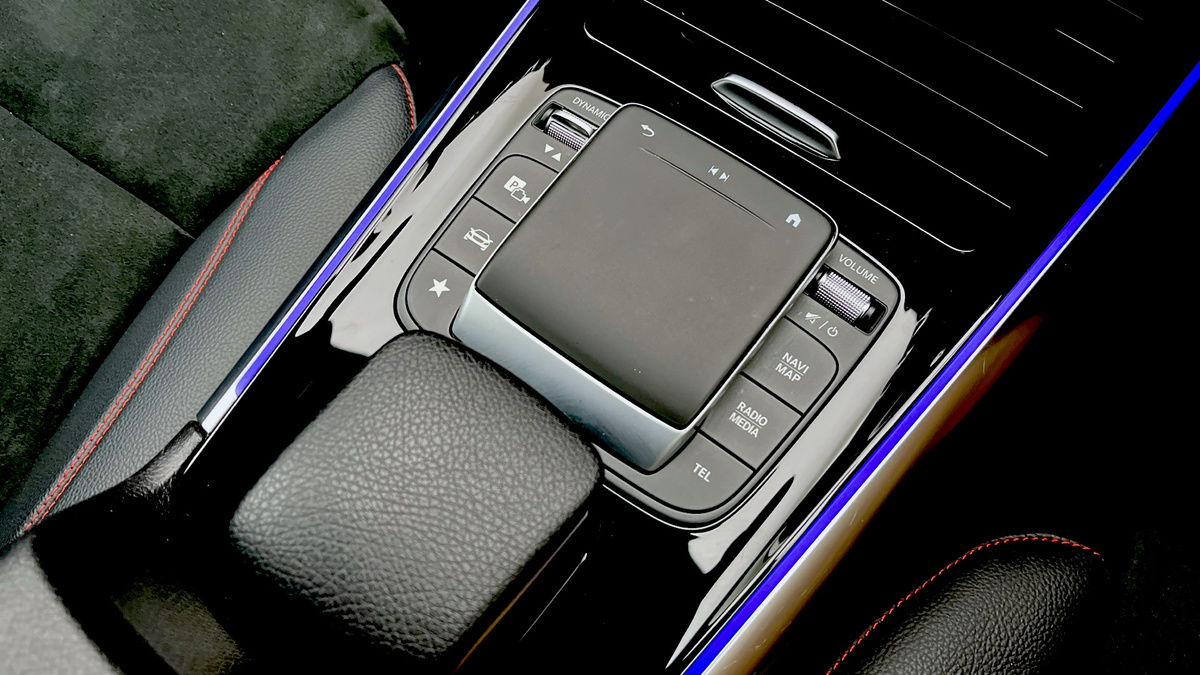 Mercedes-Benz GLA Image 9