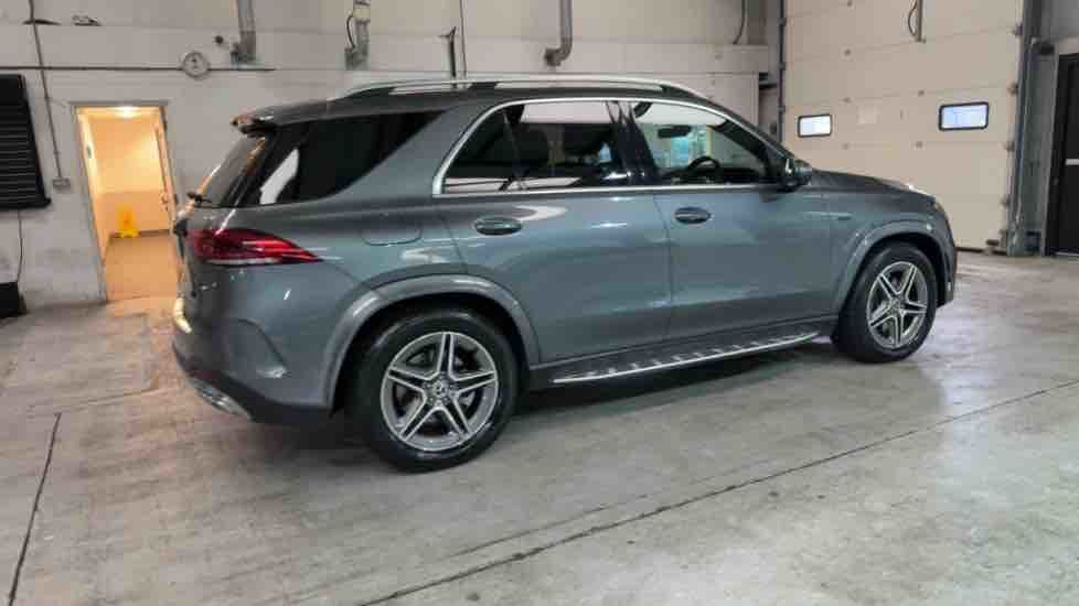 More views of Mercedes-Benz GLE