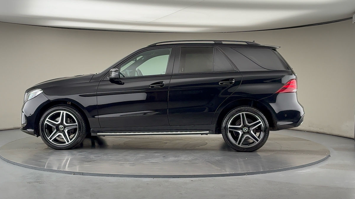 More views of Mercedes-Benz GLE