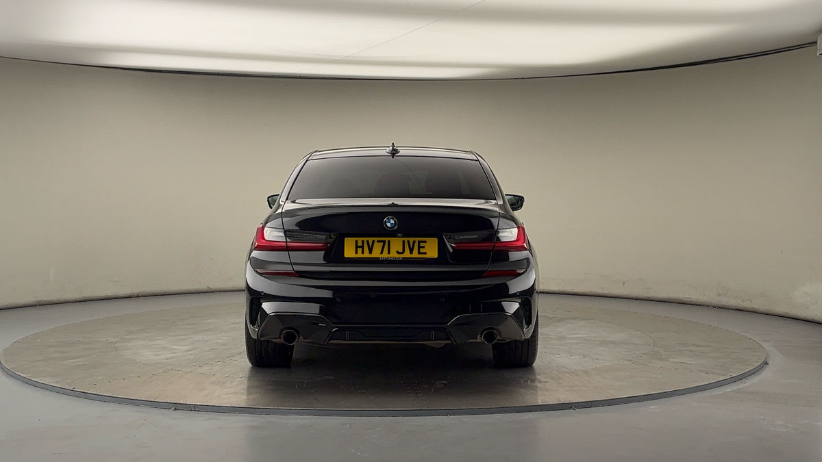 BMW 3 Series Image 4