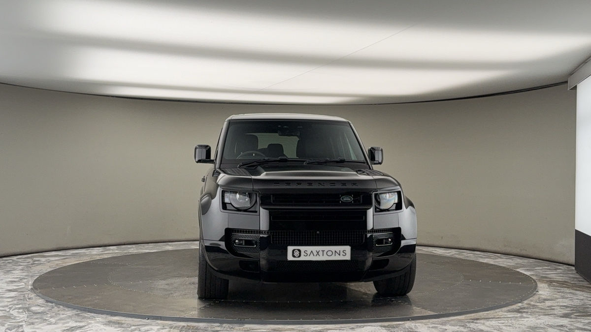Land Rover Defender 110 Image 22