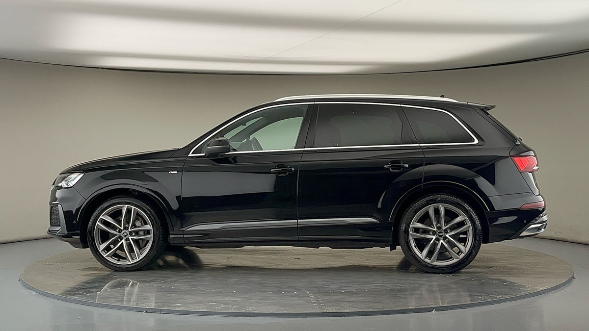 More views of Audi Q7