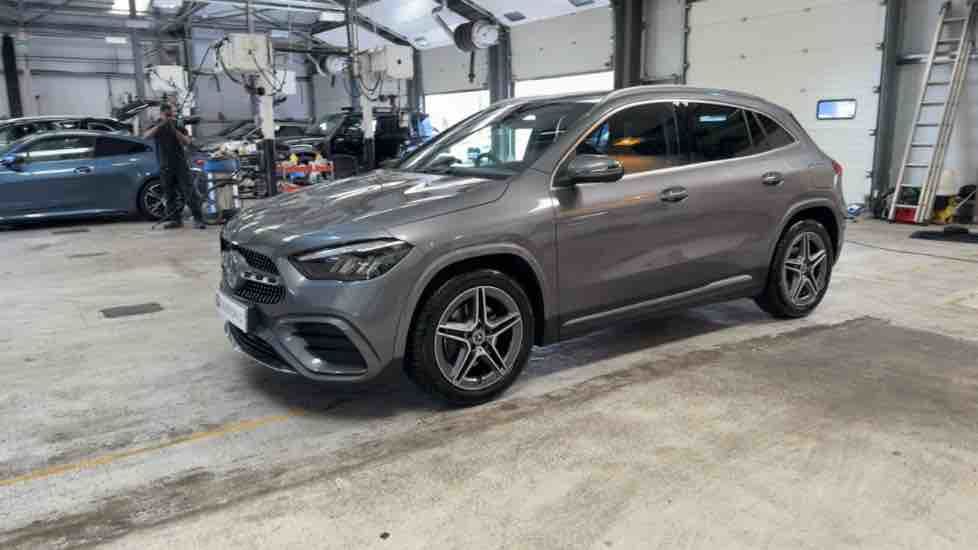 More views of Mercedes-Benz GLA