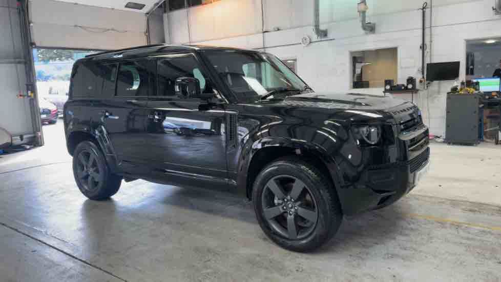 More views of Land Rover Defender 110