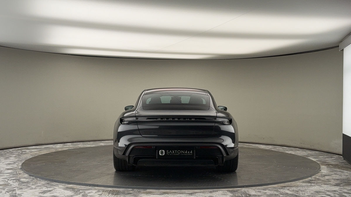 Porsche Taycan Image 3